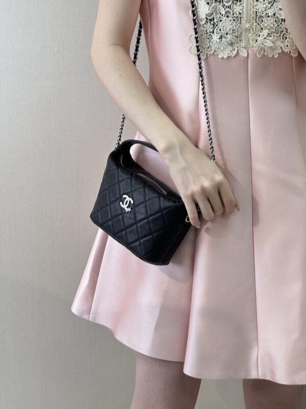 [샤넬] 25B 시즌 신상 스타 로고 런치박스백 AS4850 (6 COLOR)