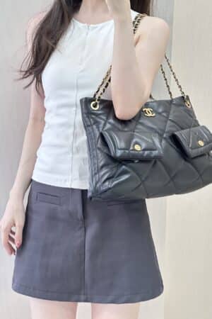 [샤넬] 25K 시즌 신상 램스킨 호보백 AS5740