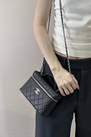 [샤넬] 25B 시즌 신상 LP 스타 로고 런치박스백 AS4854 (5 COLOR)