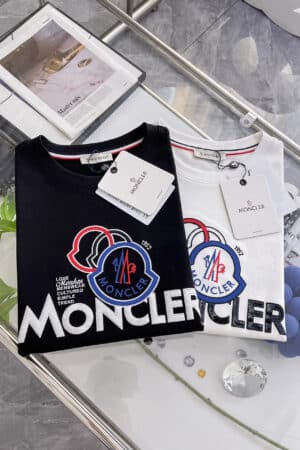 [몽클레어] 플록 로고 아플리케 반팔 티셔츠 (2 COLORS)