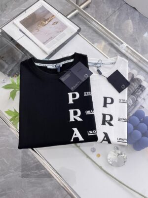 [프라다] 아크로님 코튼 티셔츠 (2 COLORS)