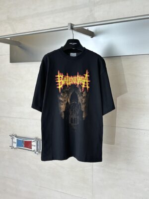 [발렌시아가] Sacré Cœur 미디엄 핏 티셔츠 블랙 850990TUVE