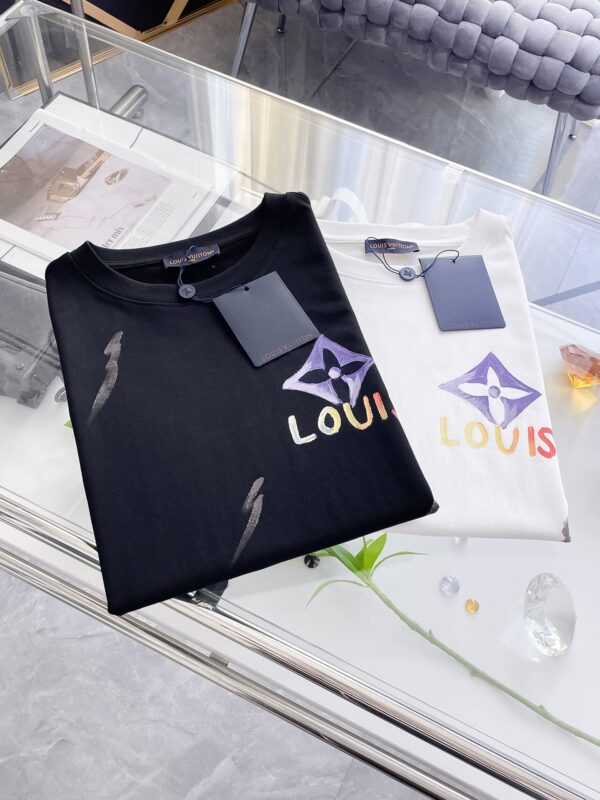 [루이비통] 브러시 스트로크 모노그램 플라워 티셔츠 (2 COLORS)