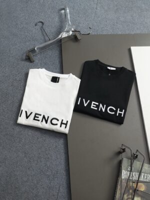 [지방시] 로고 프린트 면 티셔츠 (2 COLORS)