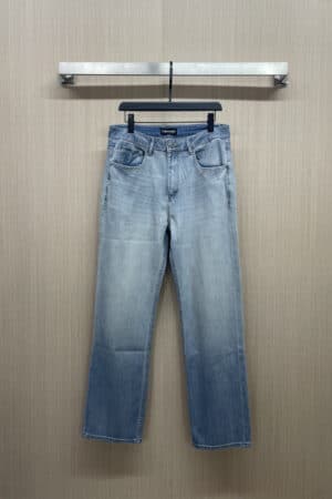 [톰포드] 스트레이트 레그 블리치드 데님 진