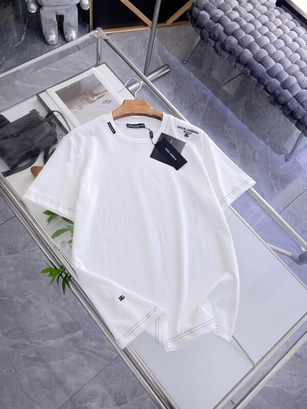 [돌체앤가바나] 콘트라스트 스티치 DG 로고 코튼 티셔츠 (2 COLORS)