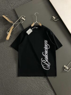 [발렌시아가] 커시브 티셔츠 미디엄 핏 - 블랙