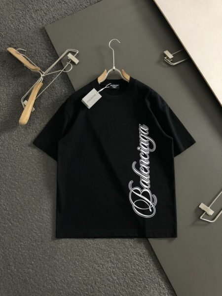 [발렌시아가] 커시브 티셔츠 미디엄 핏 - 블랙