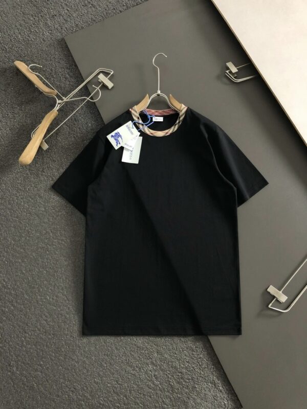 [버버리] 체크 트림 코튼 티셔츠 - 블랙