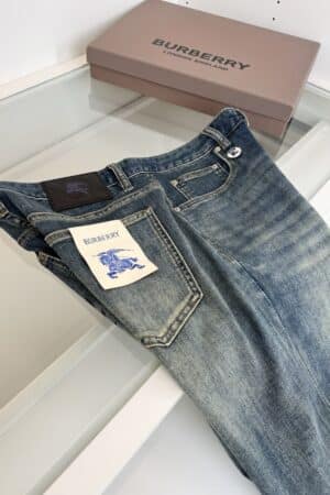 [버버리] 에퀘스트리안 나이트 디자인 진