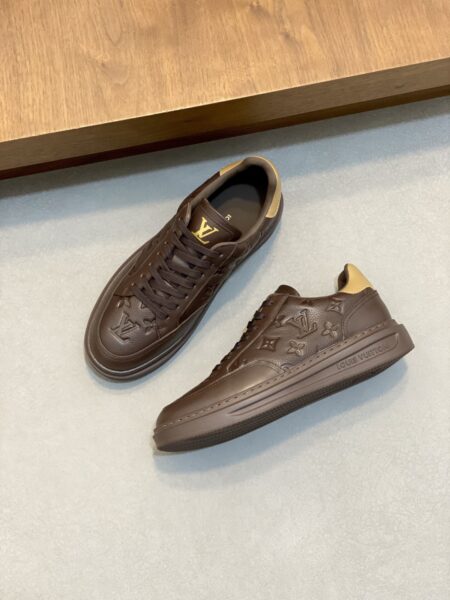 [루이비통] 모노그램 엠보싱 카프스킨 스니커즈 (3 COLOR)