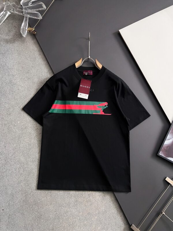 [구찌] 블레이드 웹 코튼 티셔츠 (2 COLORS)