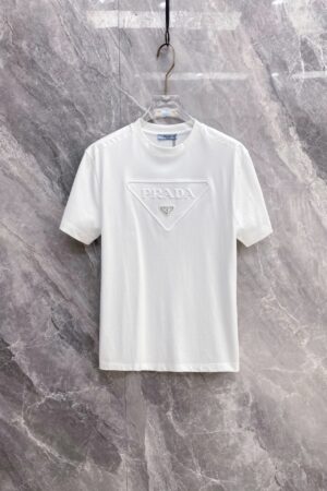 [프라다] 엠보스드 로고 코튼 티셔츠 (2 COLORS)