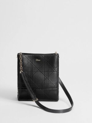 [디올] 트리아농 버티컬 체인 백 스몰 M0720OSQM