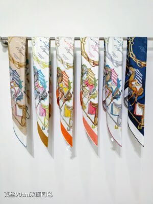 [에르메스] 까레 70 말 장비와 우아함 스카프 (6 COLORS)