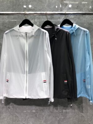 [톰브라운] 삼색 스트라이프 나일론 후드 바람막이 ( 3 COLORS)