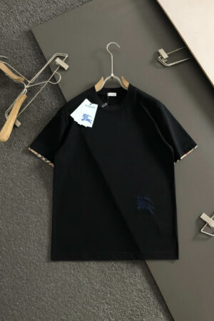 [버버리] EKD 나이트 자수 티셔츠