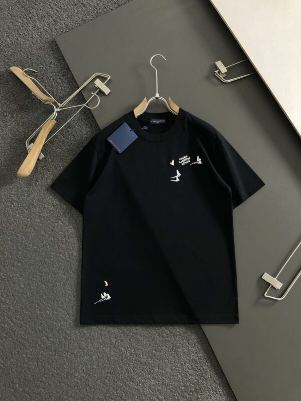 [루이비통] 세일보트 자수 코튼 티셔츠