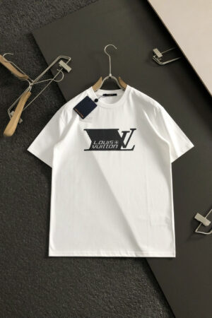 [루이비통] 그래픽 로고 프린트 티셔츠
