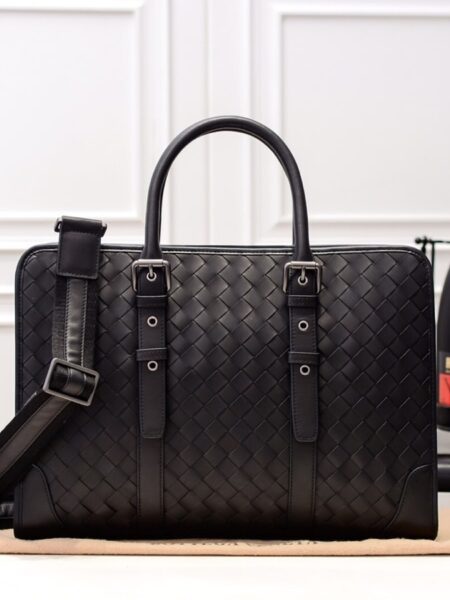 [보테가베네타] 인트레치아토 가죽 비즈니스 서류 가방
