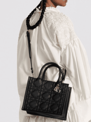 [디올] 스몰 스트랩 북 토트백 블랙 M1325OWHP