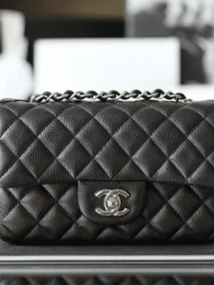 [샤넬] 뉴미니 클래식 플랩백 캐비어 카프스킨 은장 A69900