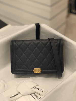 [샤넬] 보이 woc 캐비어 골드 메탈 AP1117