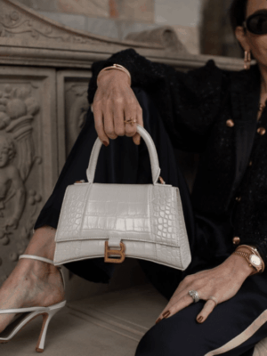 [발렌시아가] 아워글래스 XS 크로커다일 엠보싱 핸드백 화이트 은장/금장 5928331LR6Y9016