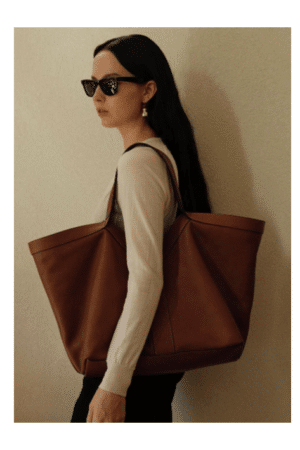 [생로랑] 가죽 소재의 y 토트 817602AAEC36359