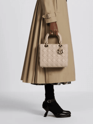 [디올] 레이디 미디엄 백 베이지 M0565ONGE