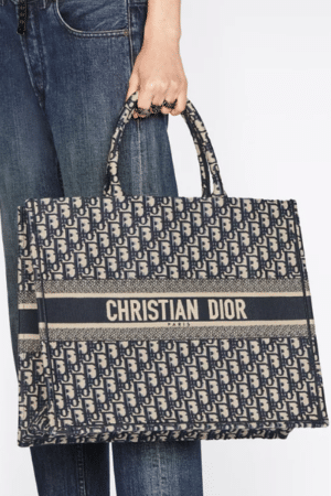 [디올] 라지 북 토트백 M1286ZRIW