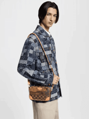 [루이비통] 트로카데로 웨어러블 월렛 M26020