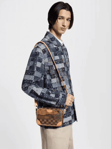 [루이비통] 트로카데로 웨어러블 월렛 M26020