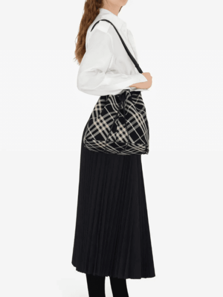 [버버리] 체크 미디엄 버킷백 8093871 (2 Colors)