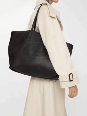 [버버리] 미디엄 하이랜드 토트백 81146191