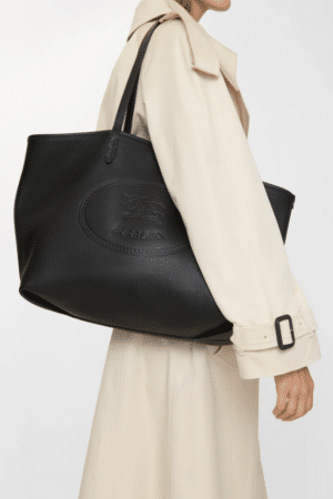 [버버리] 미디엄 하이랜드 토트백 81146191