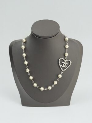 [샤넬] CC 하트 진주 목걸이