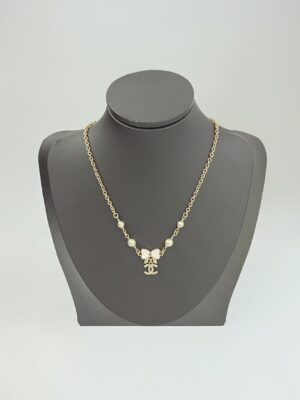 [샤넬] CC 로고 보우 네크리스