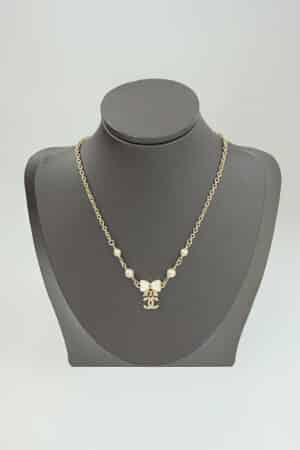 [샤넬] CC 로고 보우 네크리스