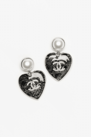 [샤넬] 펜던트 귀고리 ABE707 (2 COLORS)