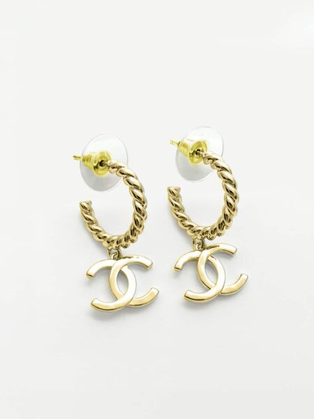 [샤넬] CC 후프 드롭 귀걸이 (2 COLORS)