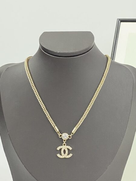 [샤넬] 크리스탈 CC 펜던트 목걸이