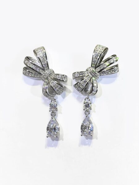 [그라프] 틸다의 보우 클래식 다이아몬드 드롭 이어링