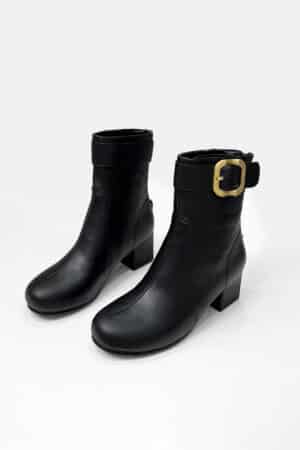 [미우미우] 버클 장식 나파 가죽 앵클 부츠