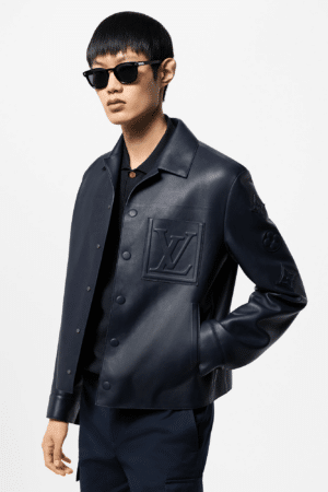 [루이비통] 시크한 3D 디테일 레더 블루종