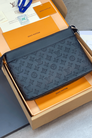 [루이비통] 포쉐트 보야주 수플 M82545