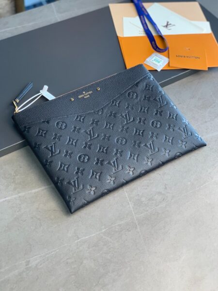 [루이비통] 앙프렝뜨 데일리 파우치 클러치 M62937