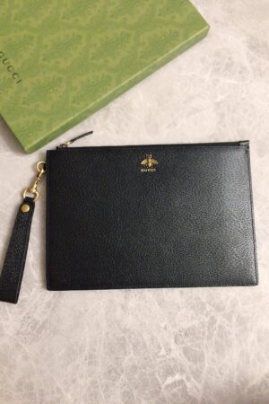 [구찌] 애니멀리어 레더 파우치