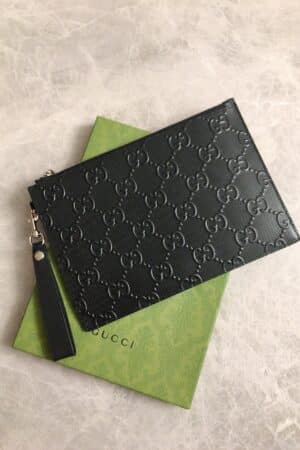 [구찌] GG 엠보스(양각) 클러치