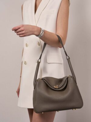 [에르메스] 린디 30cm Taurillon Clemence/ Etoupe - Gold